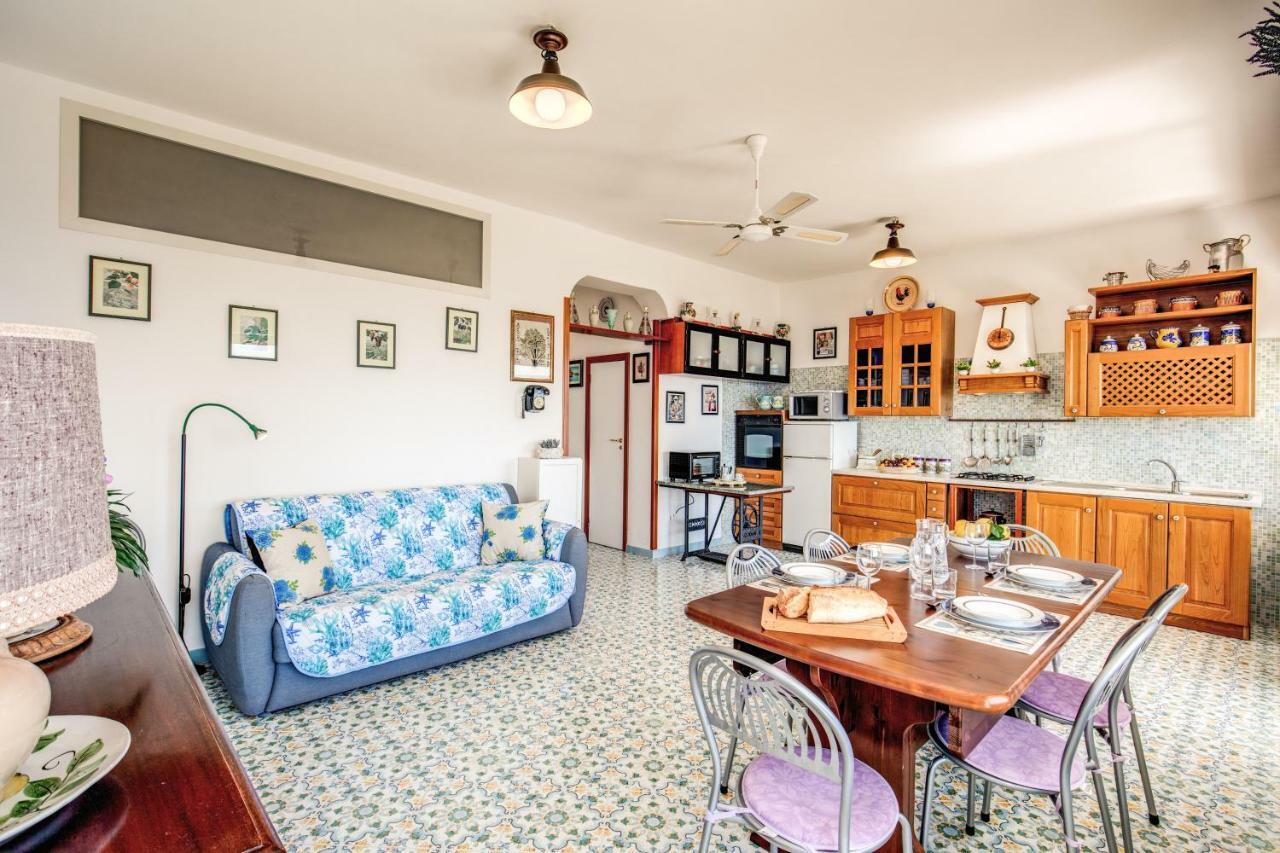 Geca'S House - Panoramic Sea View Studio ماسّا لوبْرينسِ المظهر الخارجي الصورة