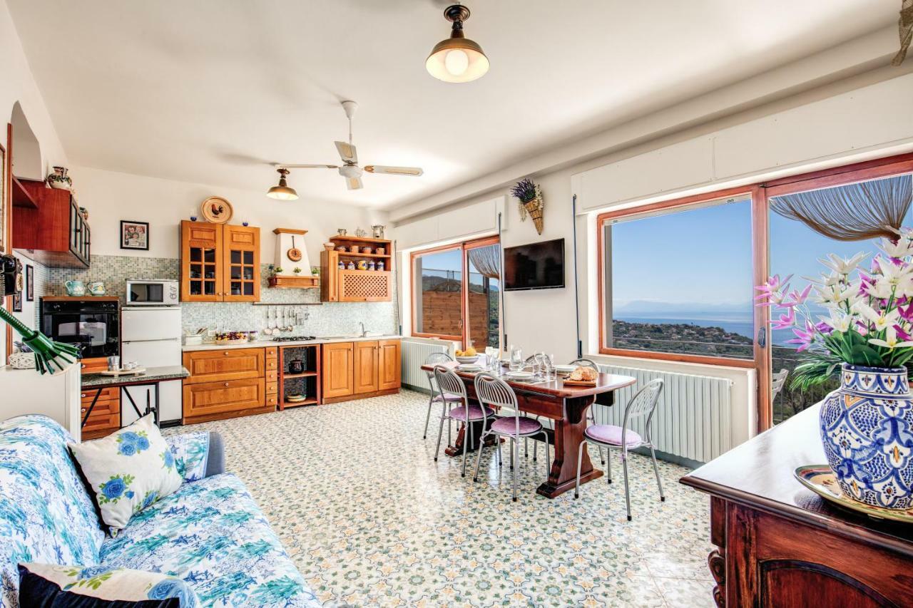 Geca'S House - Panoramic Sea View Studio ماسّا لوبْرينسِ المظهر الخارجي الصورة